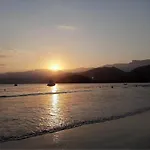 F2 Apto Terreo Perto 3 Praias E Comercio A Pe